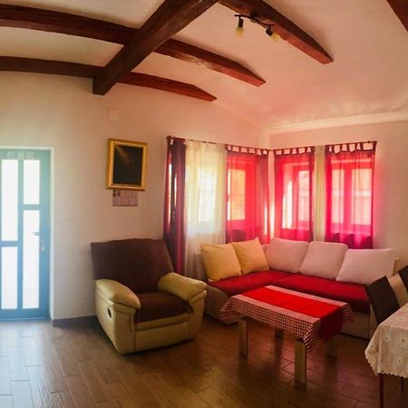 Apartmani Janja Starigrad Paklenica Exterior photo