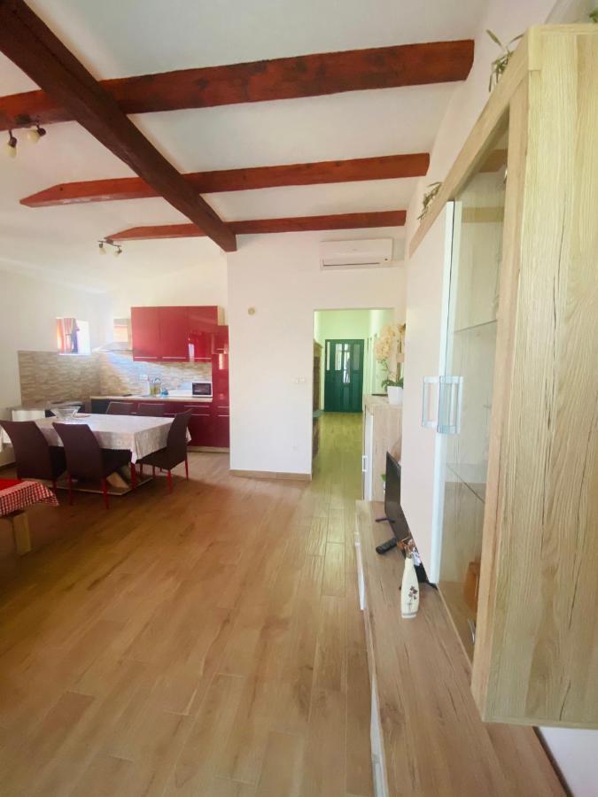 Apartmani Janja Starigrad Paklenica Exterior photo